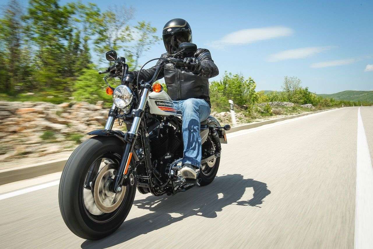 Bullige Front, hoher Lenker: Die Harley Forty-Eight Special repräsentiert eine neue Geschmacksrichtung des Bestseller-Bobbers.