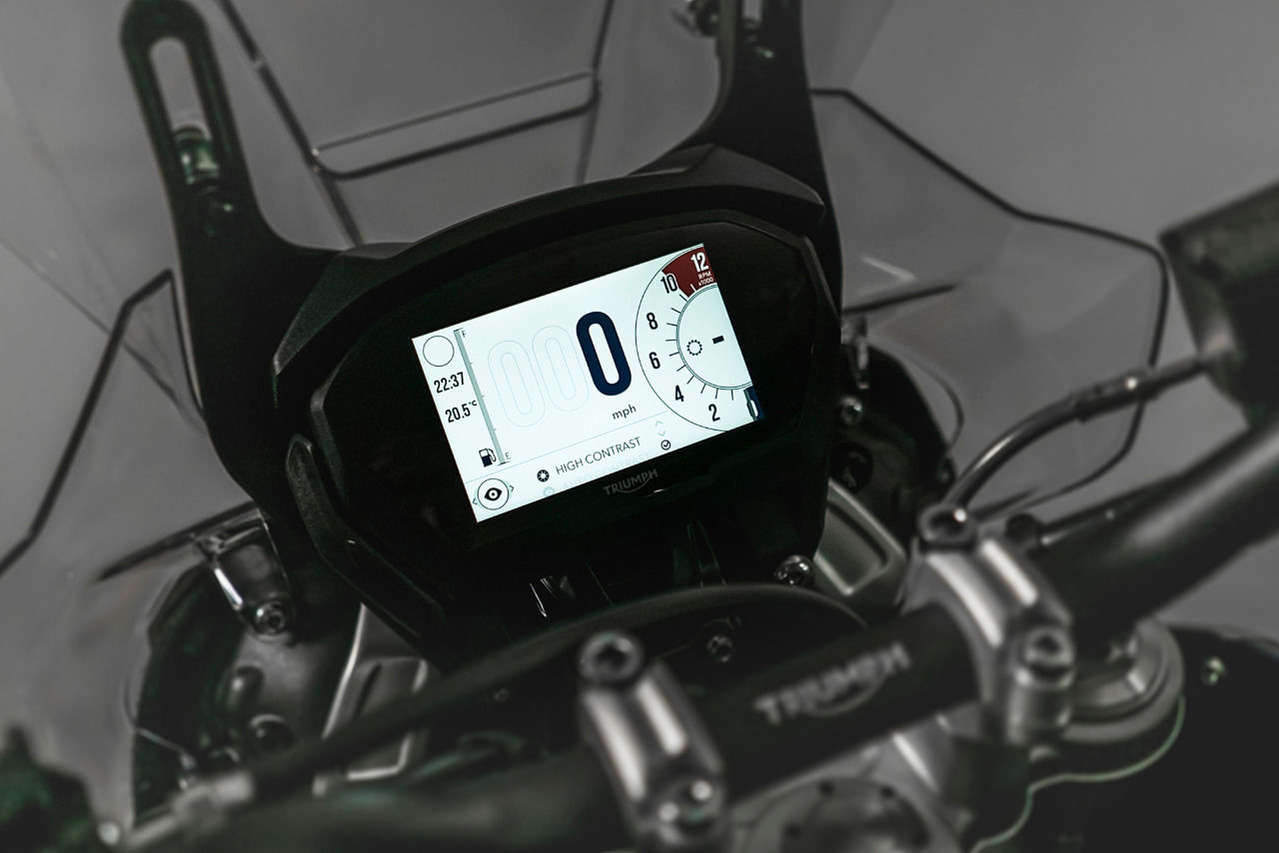 Tiger 800 XRT Cockpit