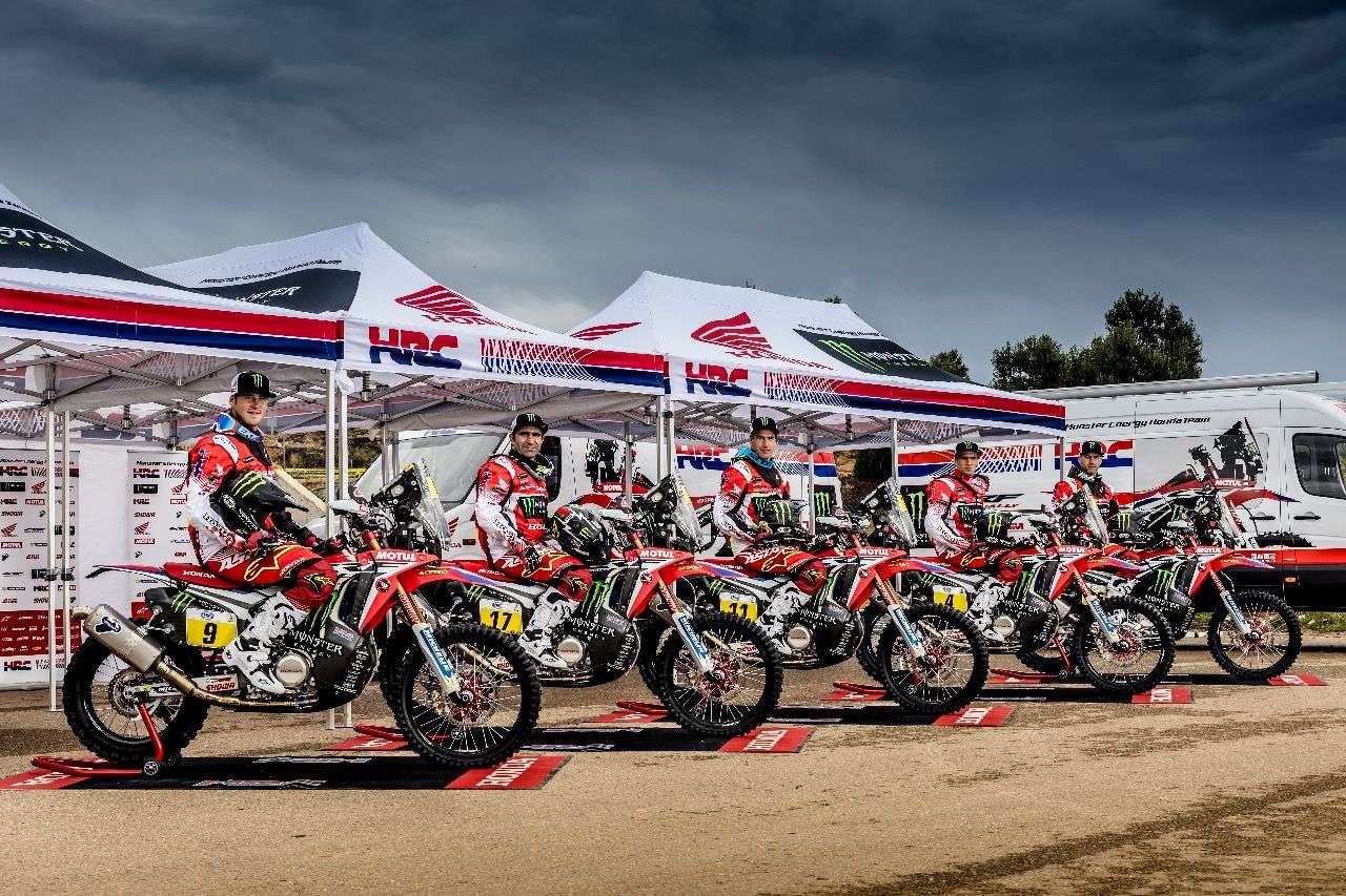 Honda Dakar 2017: Die nun Monster Energy Honda Team genannte Equipe mit den fünf Werkspiloten.