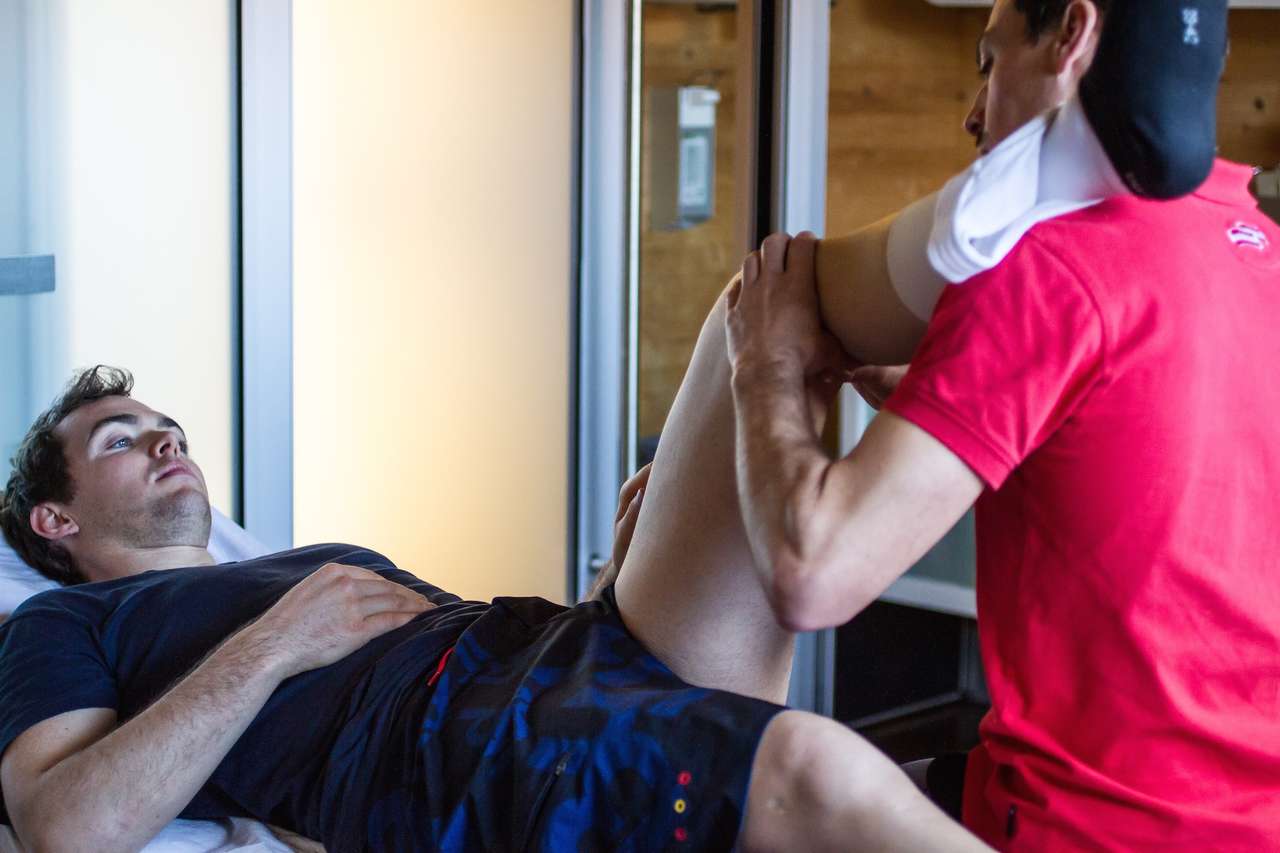 Matthias Walkner kennt den harten Weg zurück: Nach seinem Sturz bei der Dakar 2016 musste er sich ebenfalls einer langen Reha bei Physiotherapeut David Denifl unterziehen. Fotos © Eva Walkner