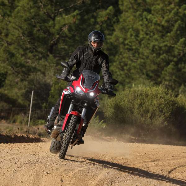 Honda Africa Twin mit Conti TKC 80-Bereifung.