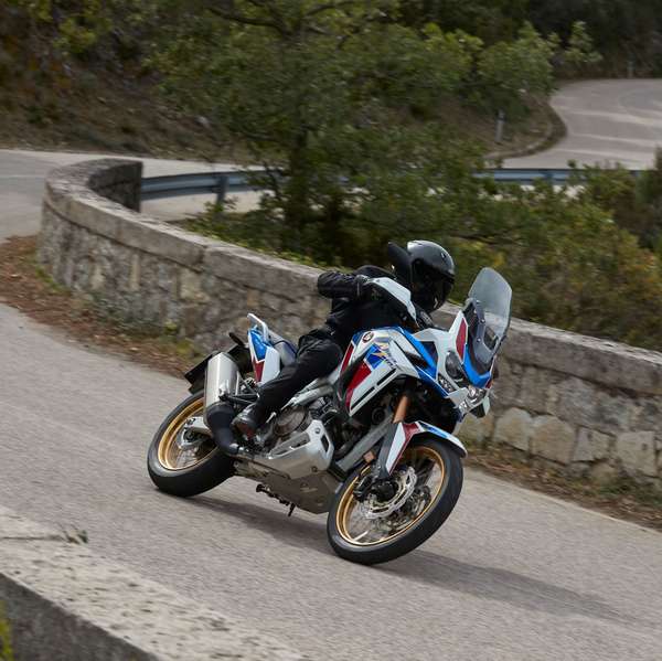 Das Touring-Modell ist ab sofort die Africa Twin Adventure Sports.