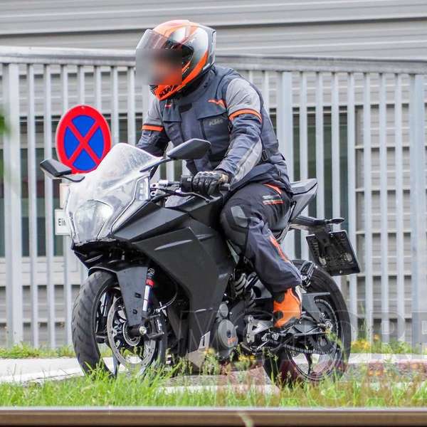 KTM RC 390 2021