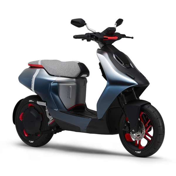 Yamaha E02