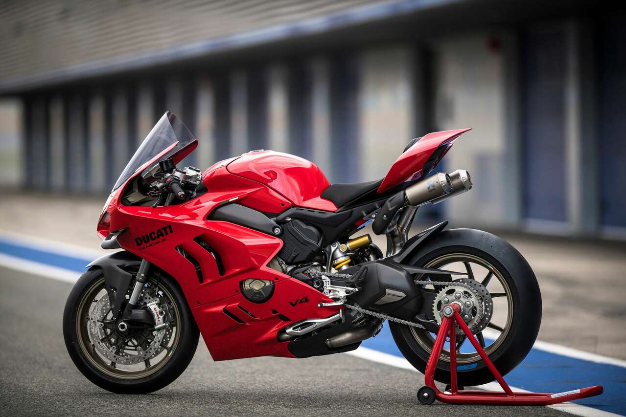Ducati Panigale V4 mit Racing-Akrapovic