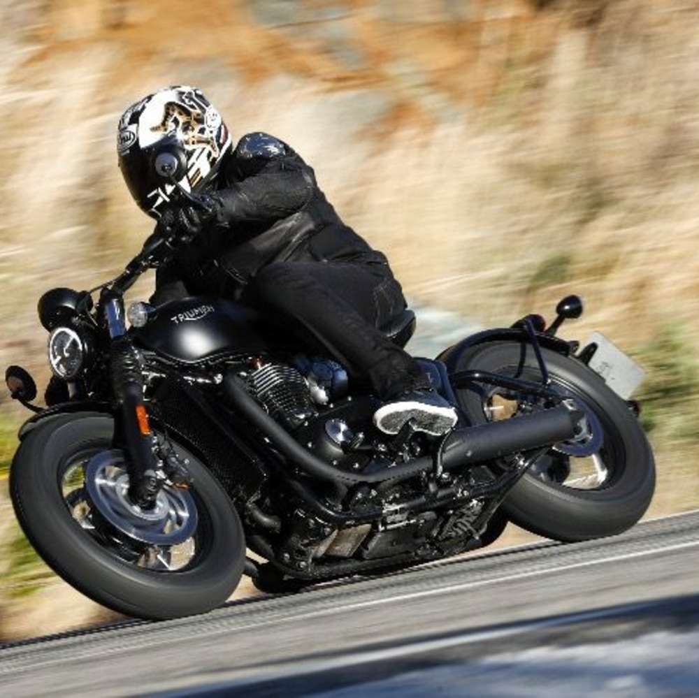 Triumph Bonneville Bobber Black