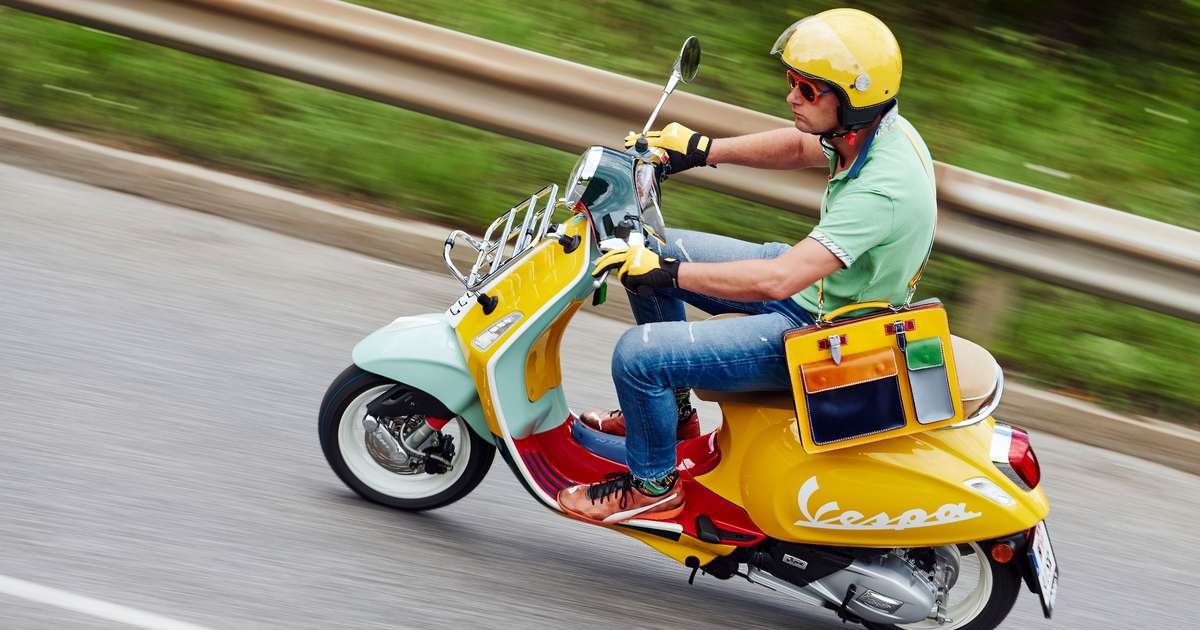 Vespa sean sales wotherspoon helm
