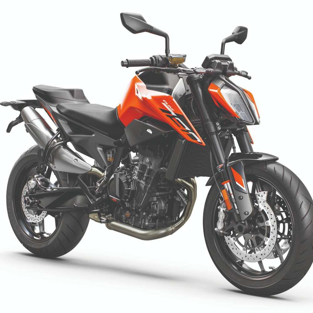 KTM 790 Duke 2023 in Orange schräg von vorne