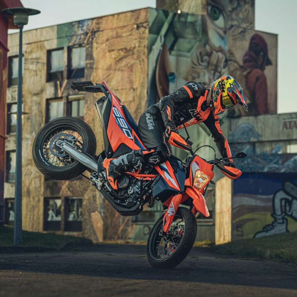 KTM 690 SMC R 2023