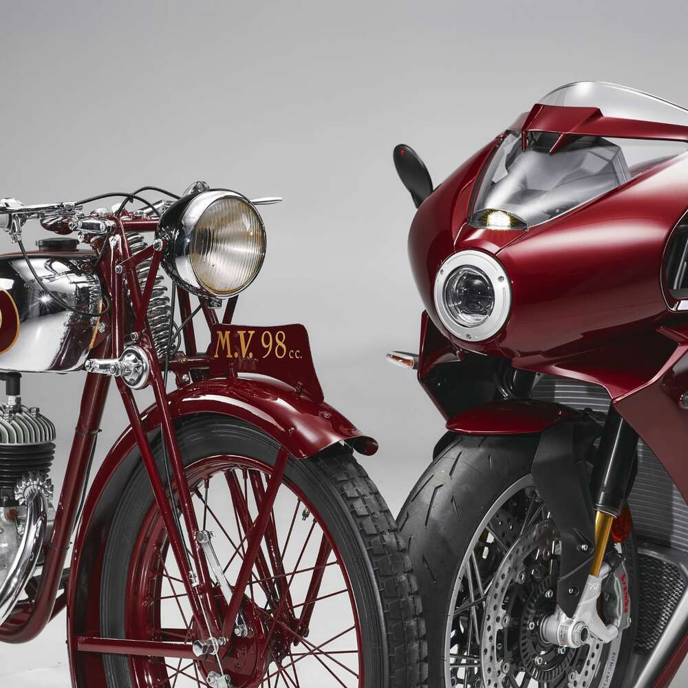 MV Agusta Superveloce 98 Edizione limitata mit MV Agusta 98 aus dem Jahr 1943