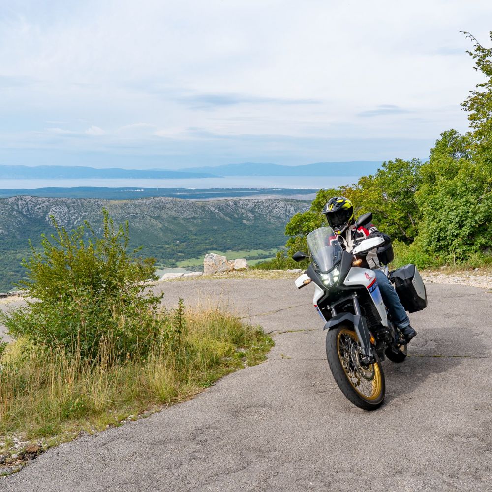 Weekend-Reise Kvarner Bucht in Motorradmagazin 3/24 mit Honda Transalp