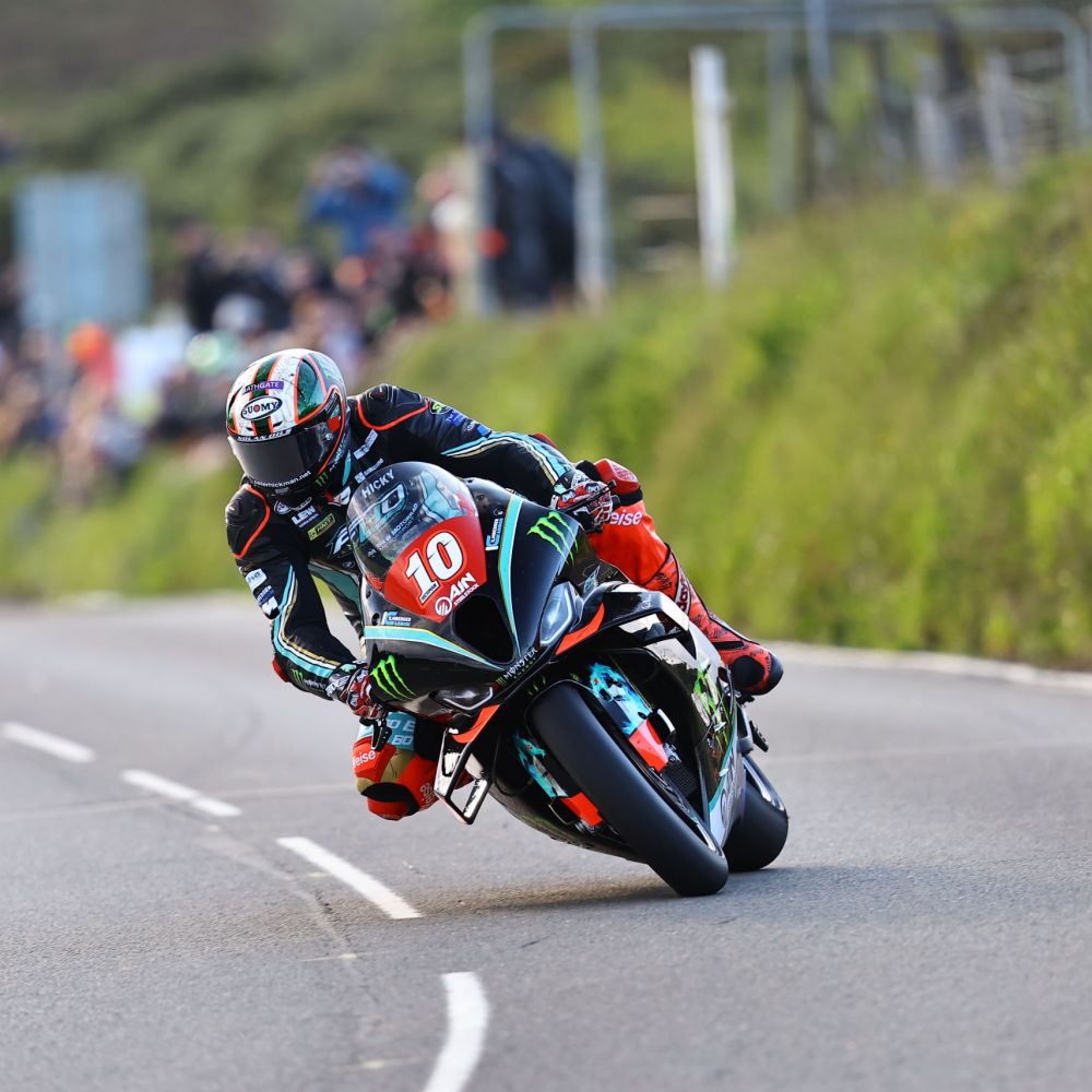 M 1000 RR Isle if Man Tourist Trophy 2024