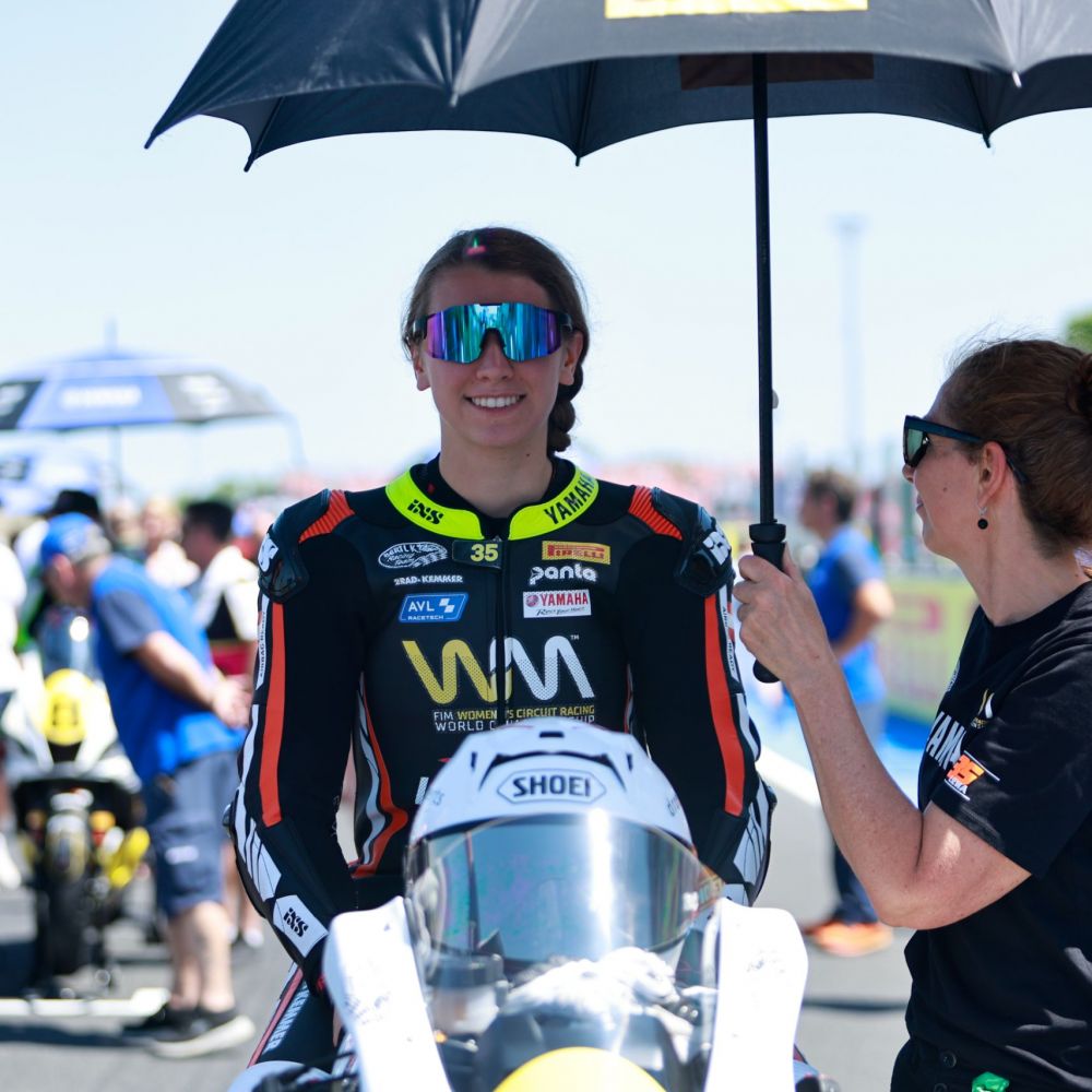 Lena Kemmer bei der Startaufstellung zur WorldWCR in Misano