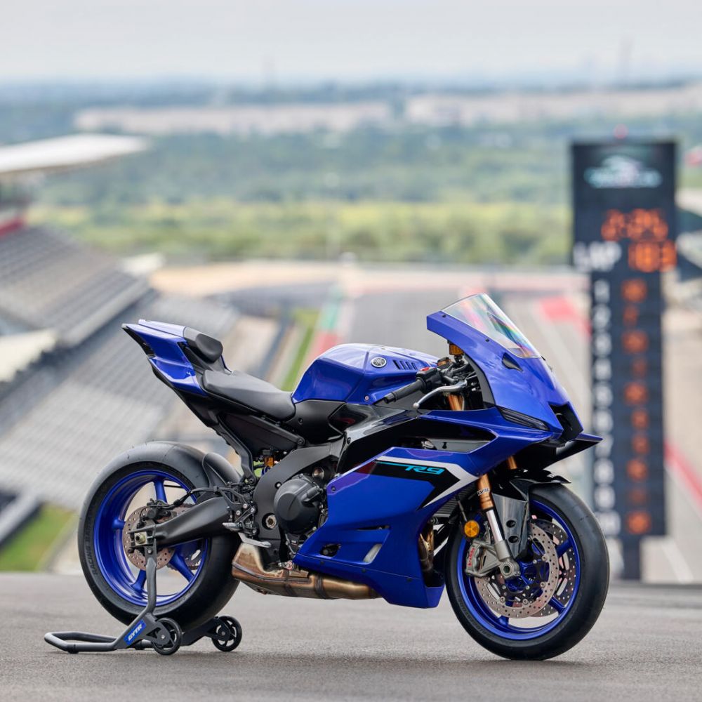 Yamaha R9