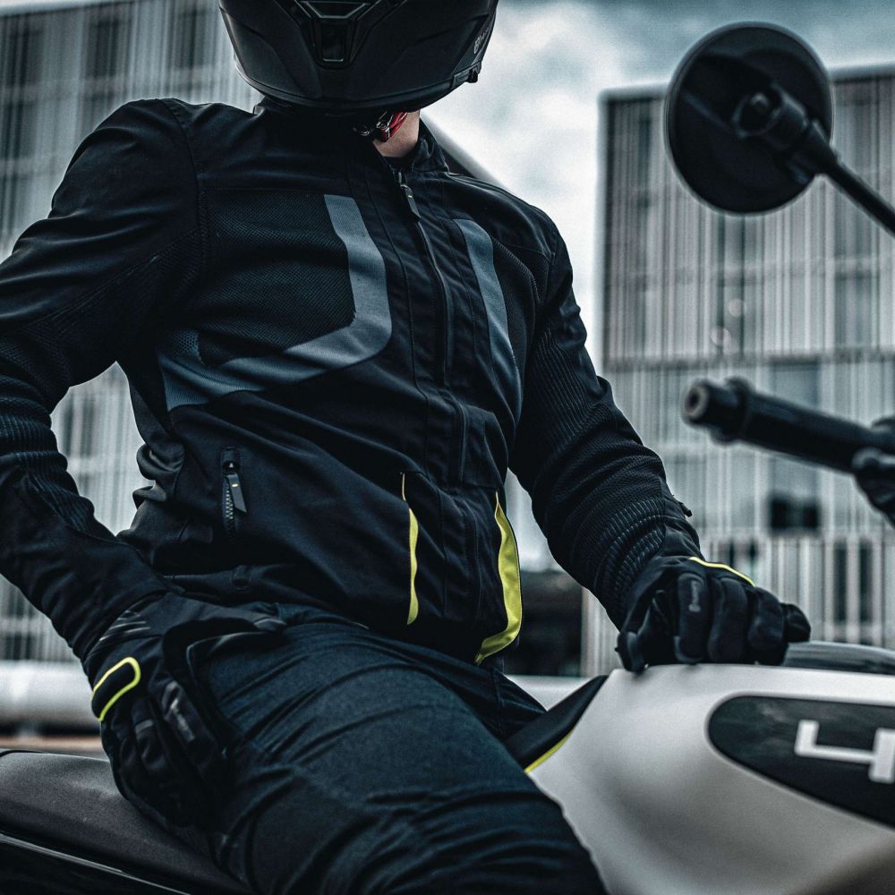 Motorradbekleidung