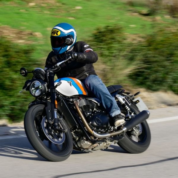 Aritkelbild zum Artikel: Test: Triumph Speed Twin 900 2025
