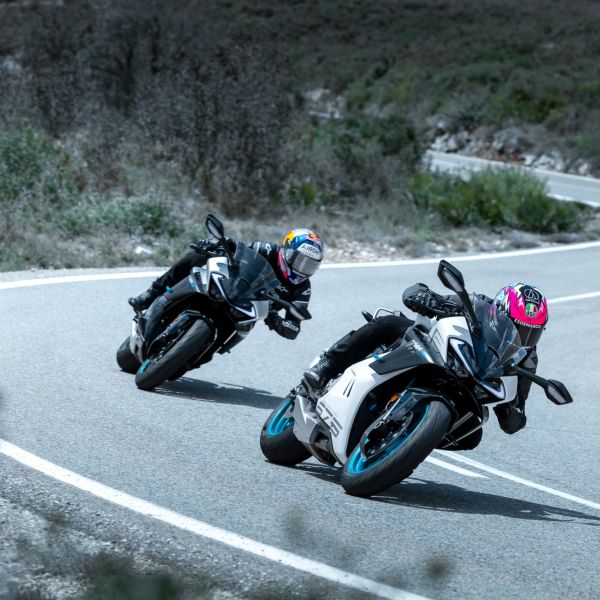 Aritkelbild zum Artikel: CFMoto 675SR-R Test