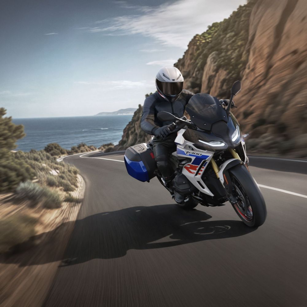 BMW R 1300 R und R 1300 RS auf Dunlop RoadSmart IV und SportSmart Mk3