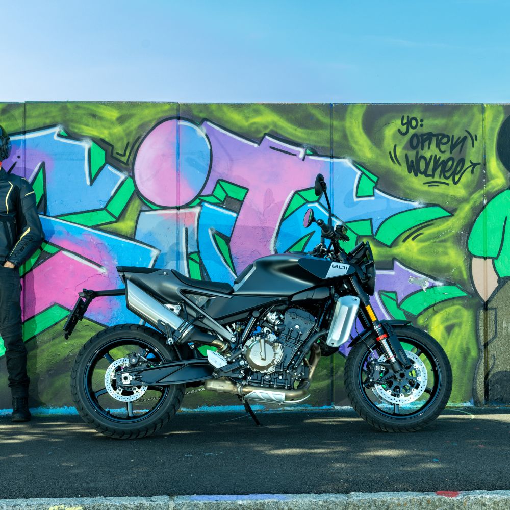 Husqvarna Svartpilen 801 im Motorradmagazin Test