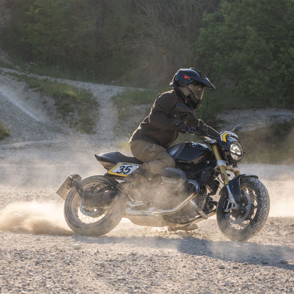 BMW R nineT Tracker