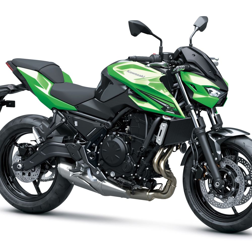 Kawasaki Z650 S Modelljahr 2026 in Grün stehend schräg von vorne
