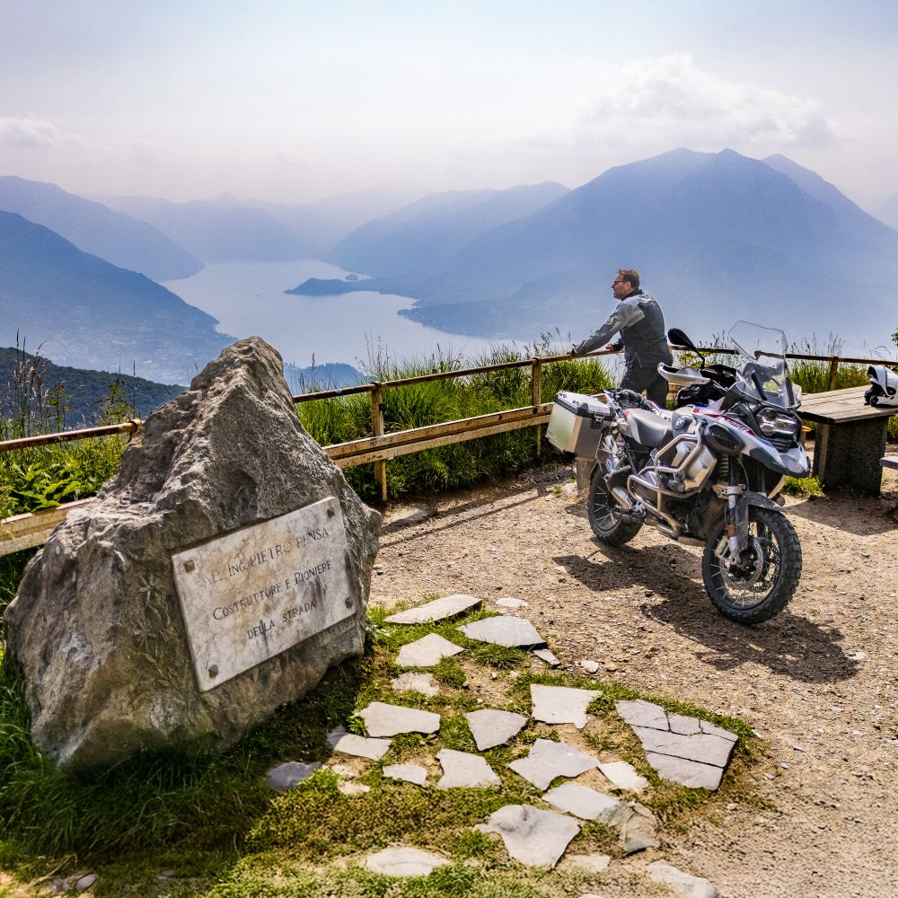 Mit dem Motorrad am Comer See