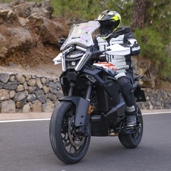 Aritkelbild zum Artikel: Erster Test: KTM 1390 Super Adventure S Evo