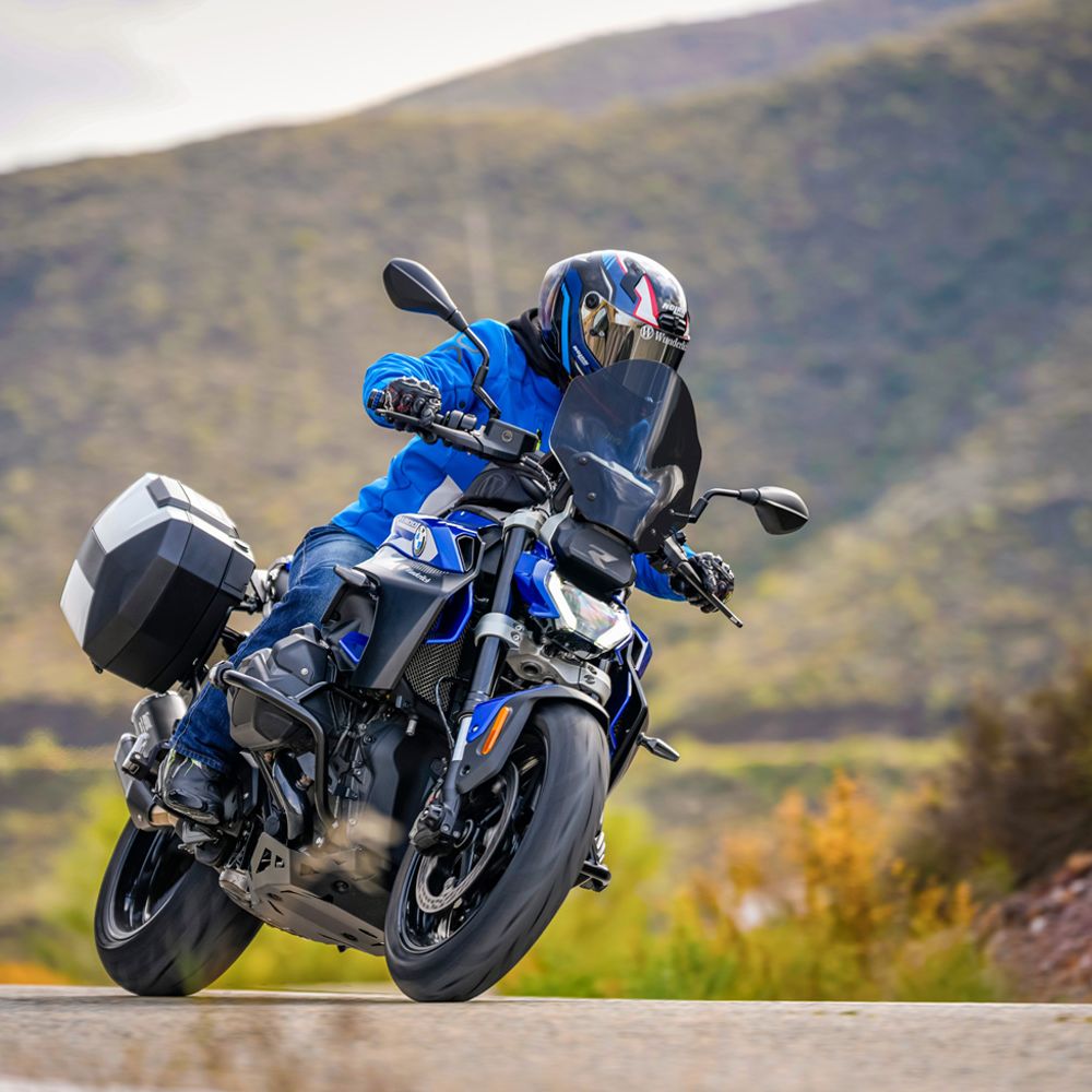 BMW R 1300 R mit Zubehör von Wunderlich Windschild