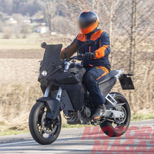 Aritkelbild zum Artikel: Erwischt: KTM 990 SMT Prototyp