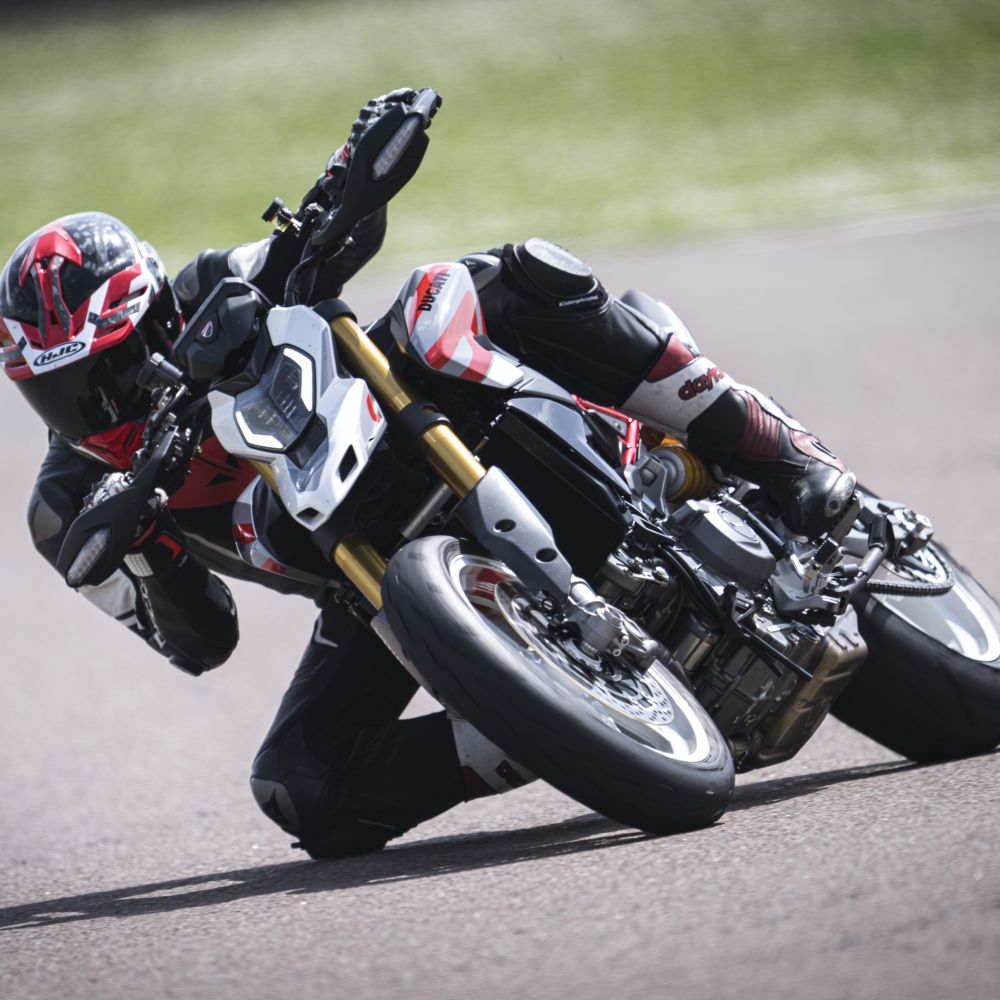 Ducati Hypermotard V2 Action