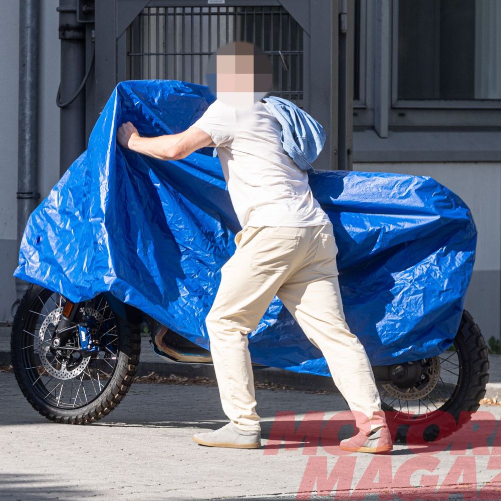 BMW M 1300 GS Prototyp verhüllt