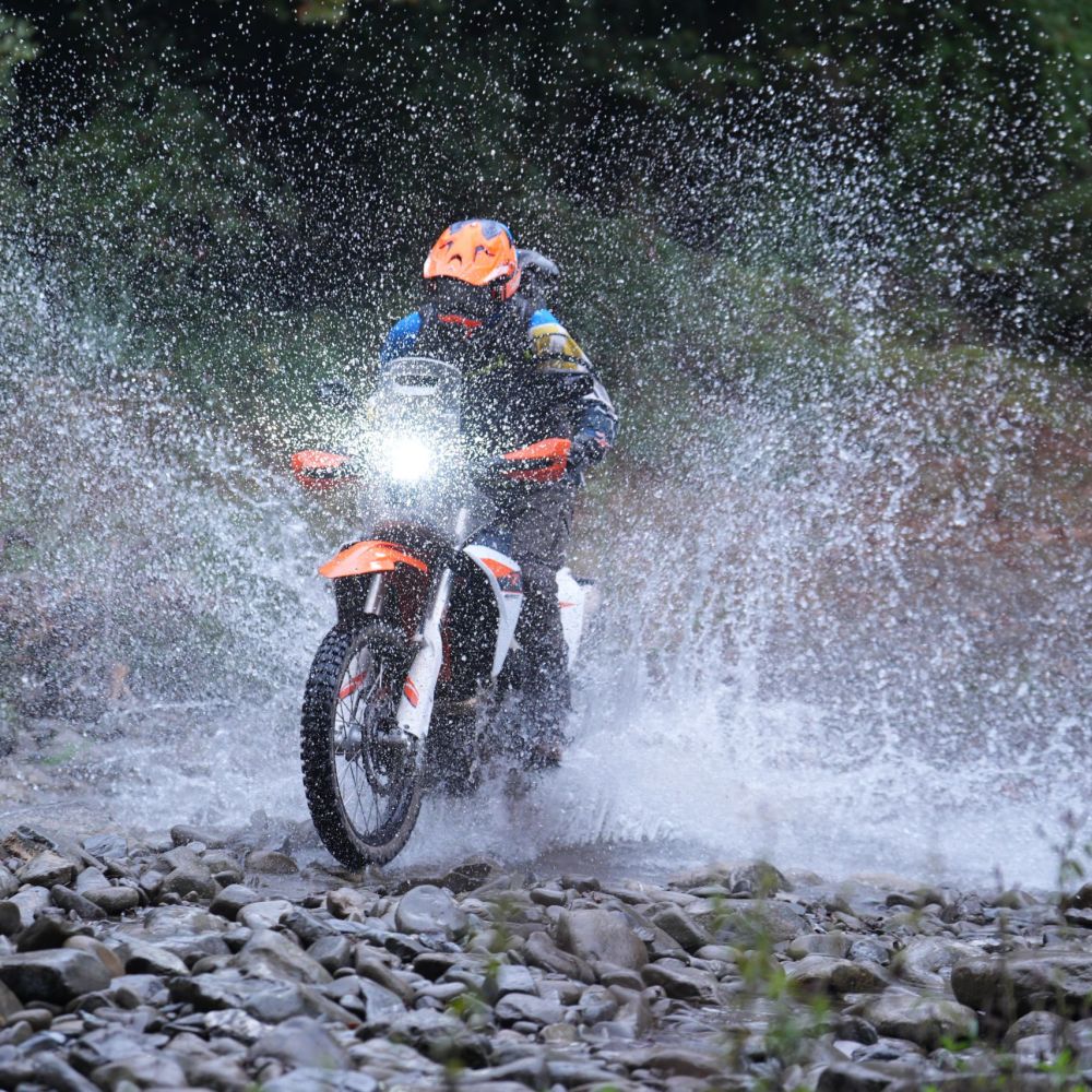 KTM 690 Rally Flussduechfahrt