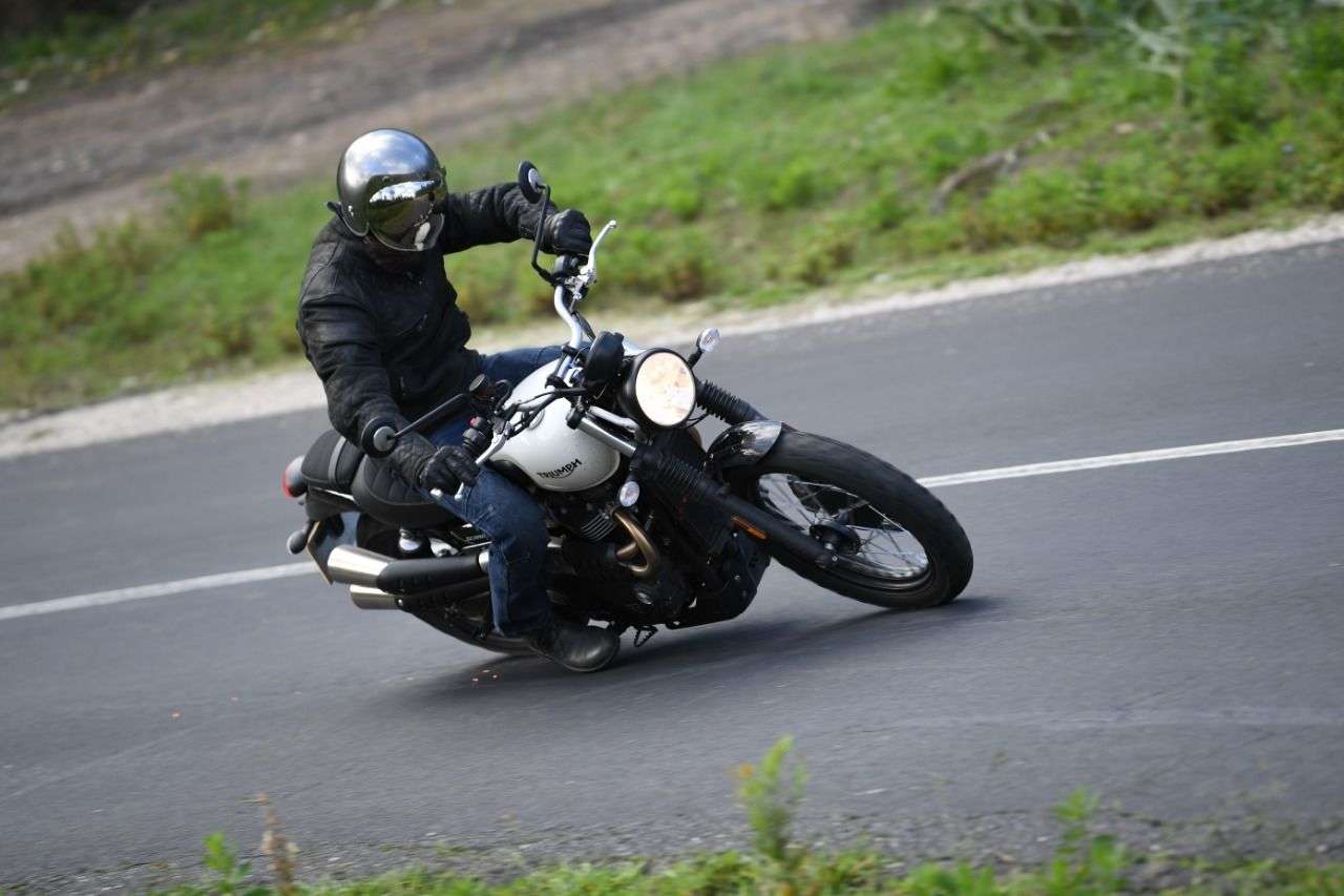 ...fliegen bei der Street Scrambler schneller die Funken, als einem lieb ist.