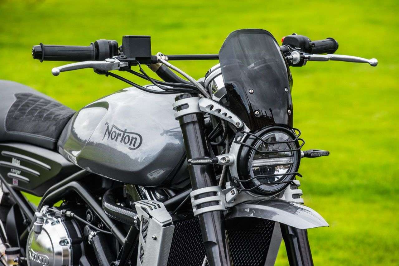 Norton Atlas Ranger: mit Lampengitter und Endurolenker.