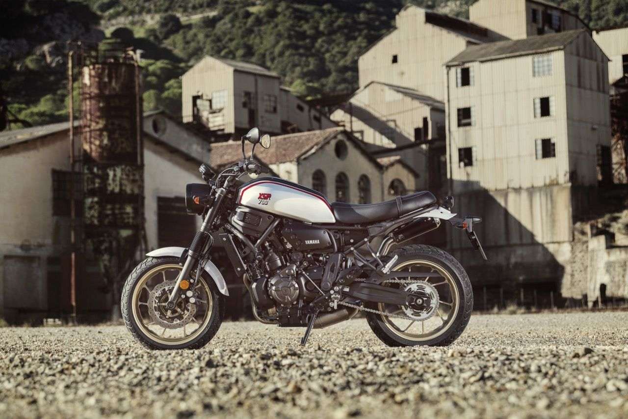 Die neue Yamaha XSR700 XTribute: eine Hommage an die geliebte XT mit Silbertank!