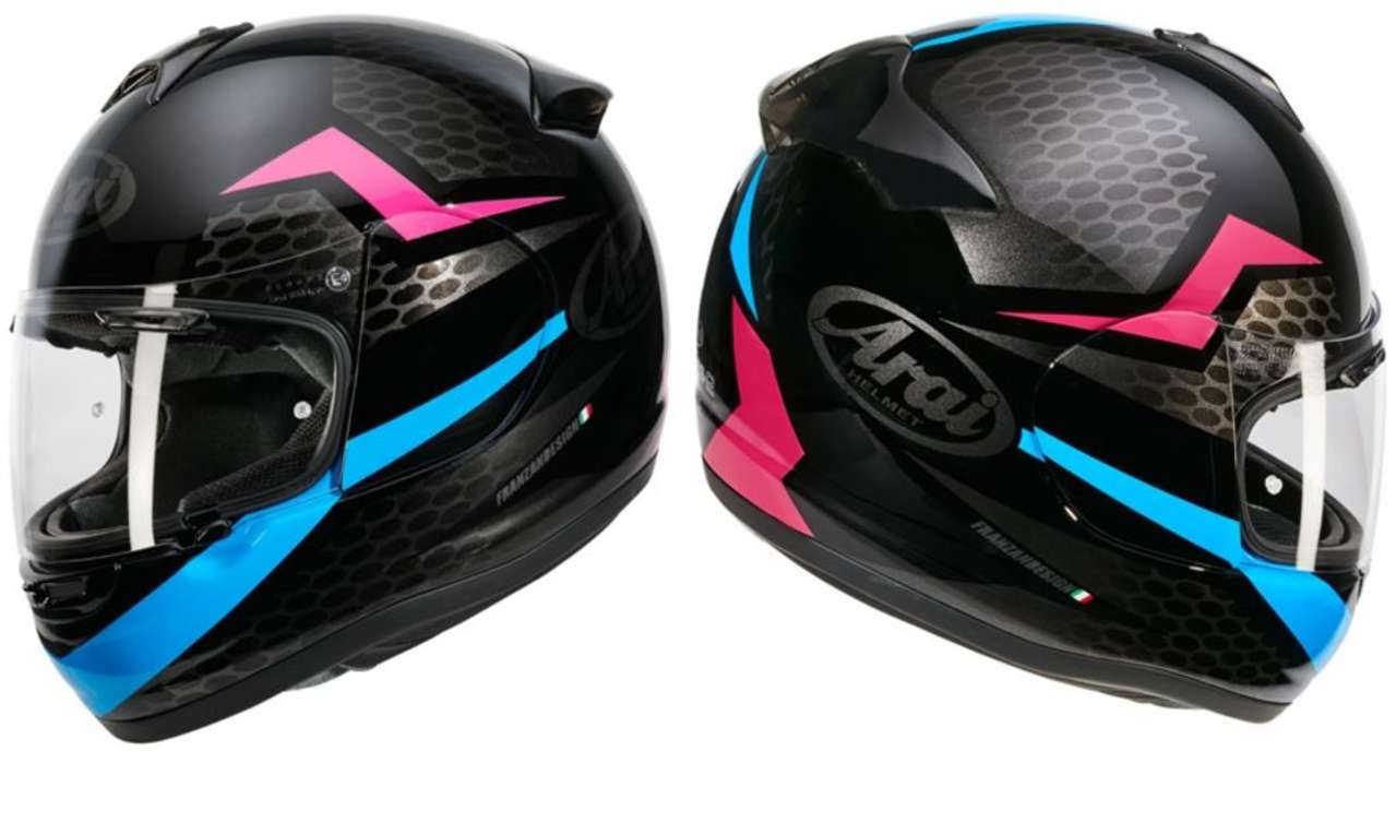 Arai Axces II Keen Pink: Disco-Licht, Neon-Lippenstift und Tron. Nur so ein paar Assoziationen, die uns dazu einfallen.