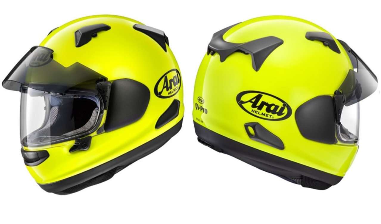 Arai QV Pro Fluo Yellow: Es hat was, einen "Signal"-Helm zu tragen und sich dann aufzuführen wie ein Rowdy. Fluo fetzt!