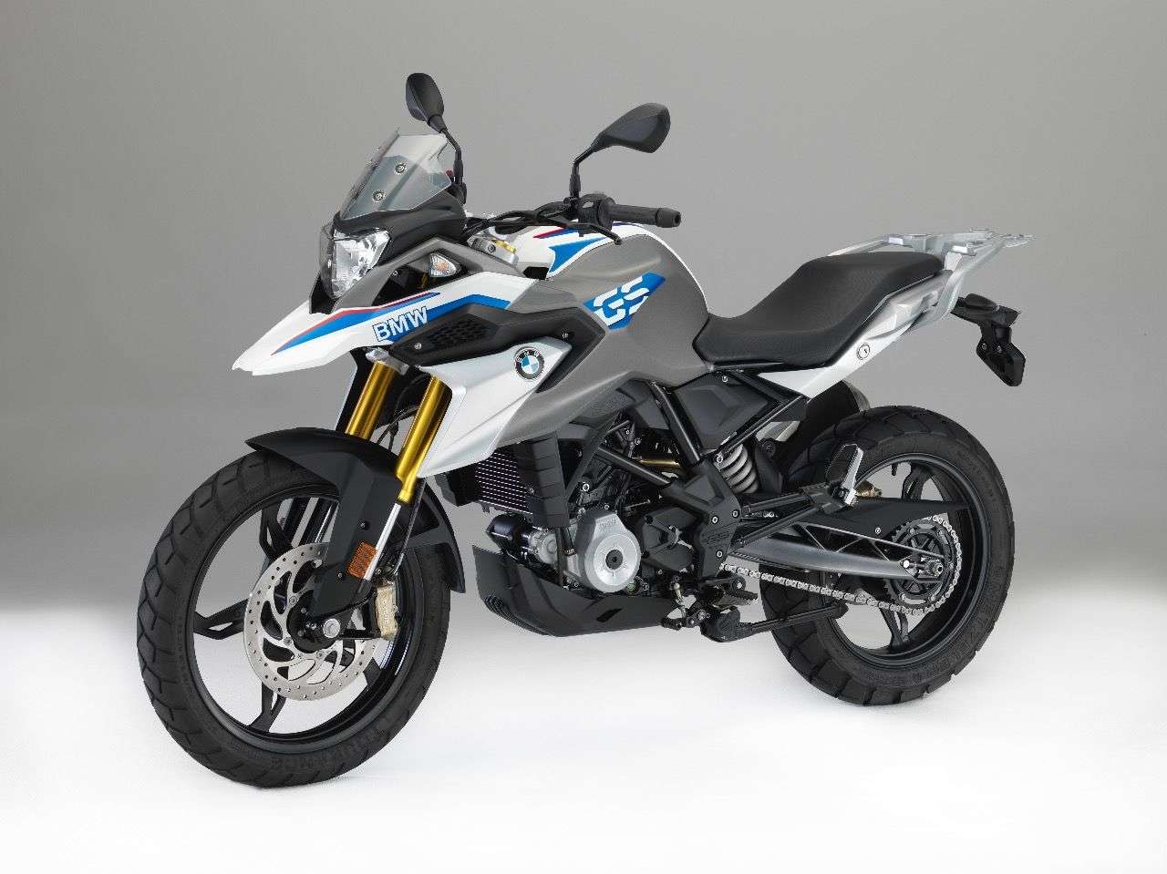 ... man für Weiß/Grau mit den BMW Motorsport-Farben einen kleinen Extra-Obolus entrichten muss.