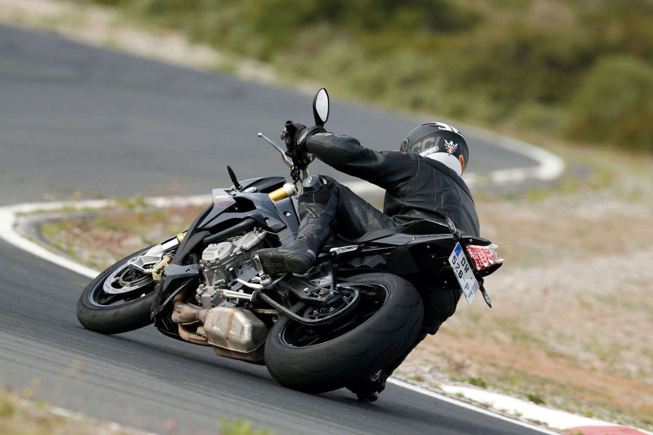Der neue Dunlop SportSmart2 Max auf der BMW S 1000 R