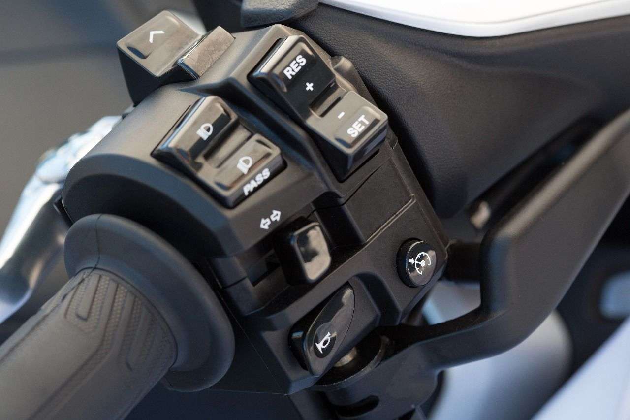 TMAX DX 2017: einfache Menüführung, praktischer Tempomat