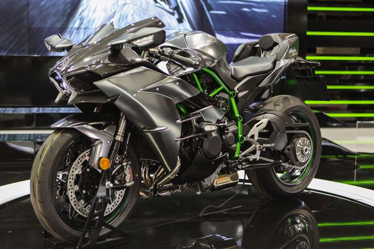 Kawasaki H2 Carbon.
