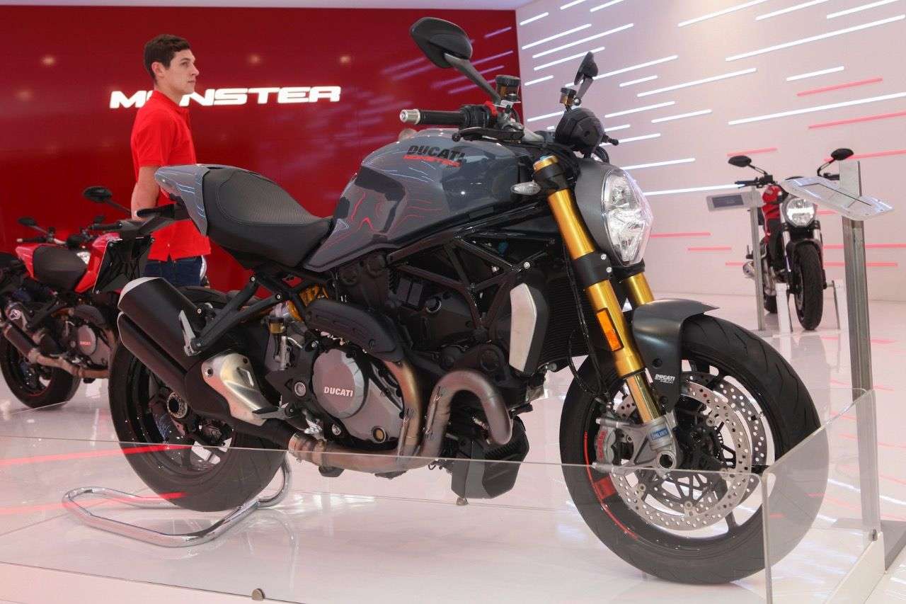 Ducati Monster 1200 S.