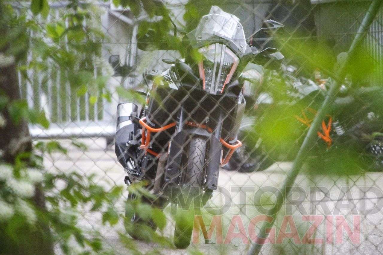 KTM 1190 Adventure R mit neuer Frontmaske. Foto © bmh-images