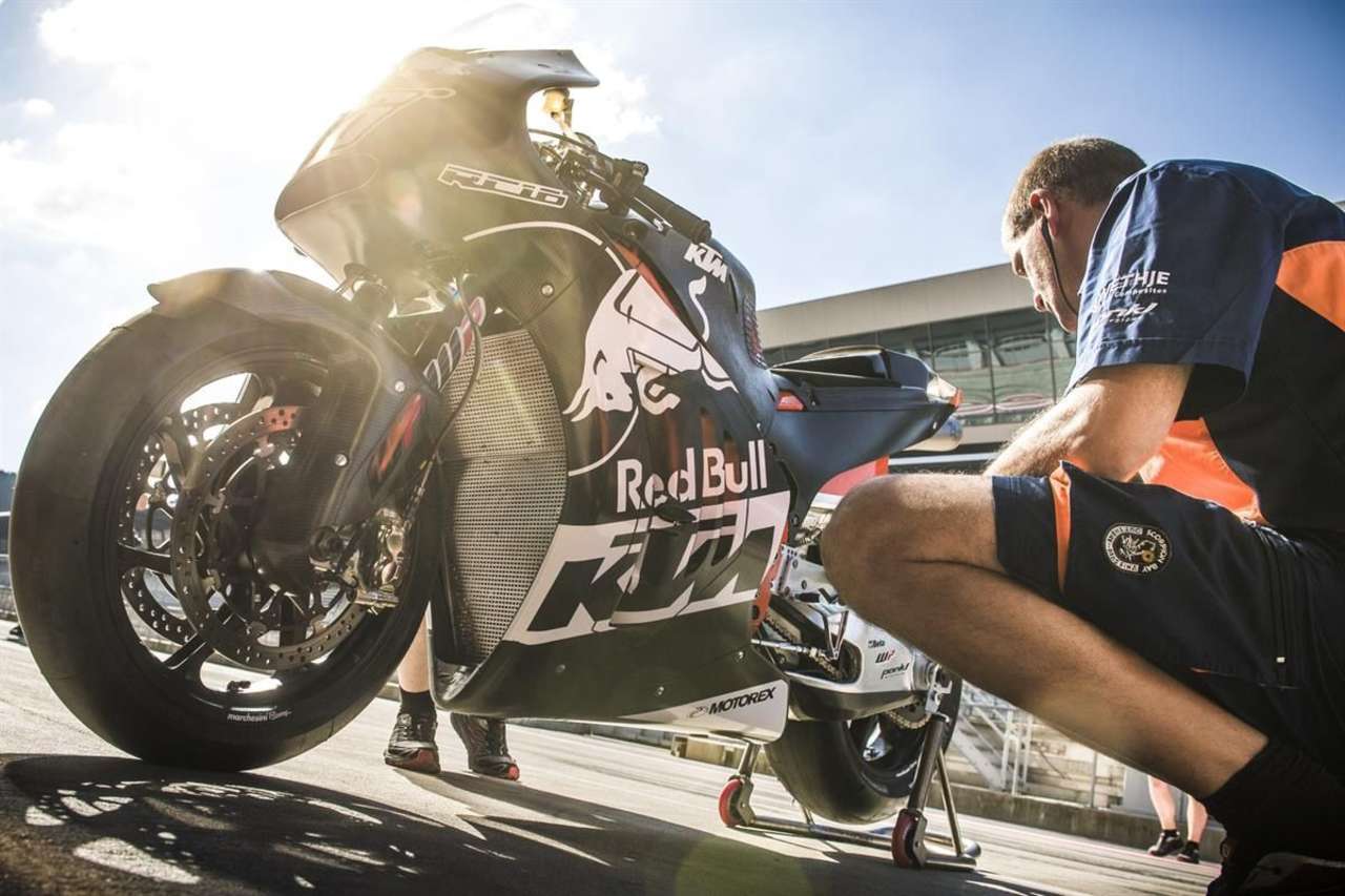 Ready to Race: KTM RC16.