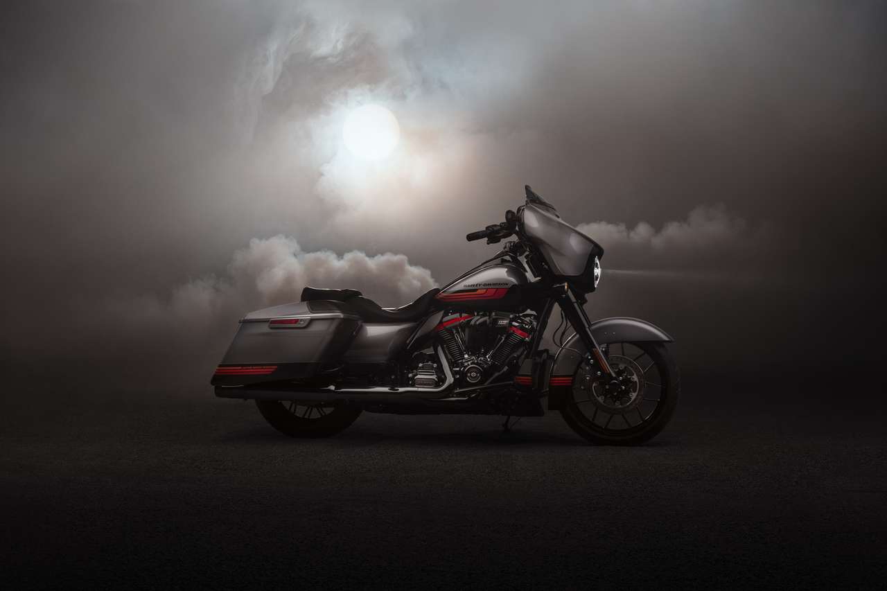 Ab sofort mit modernem Hightech-Assistenzpaket: die neue Harley CVO Street Glide Modelljahr 2020.