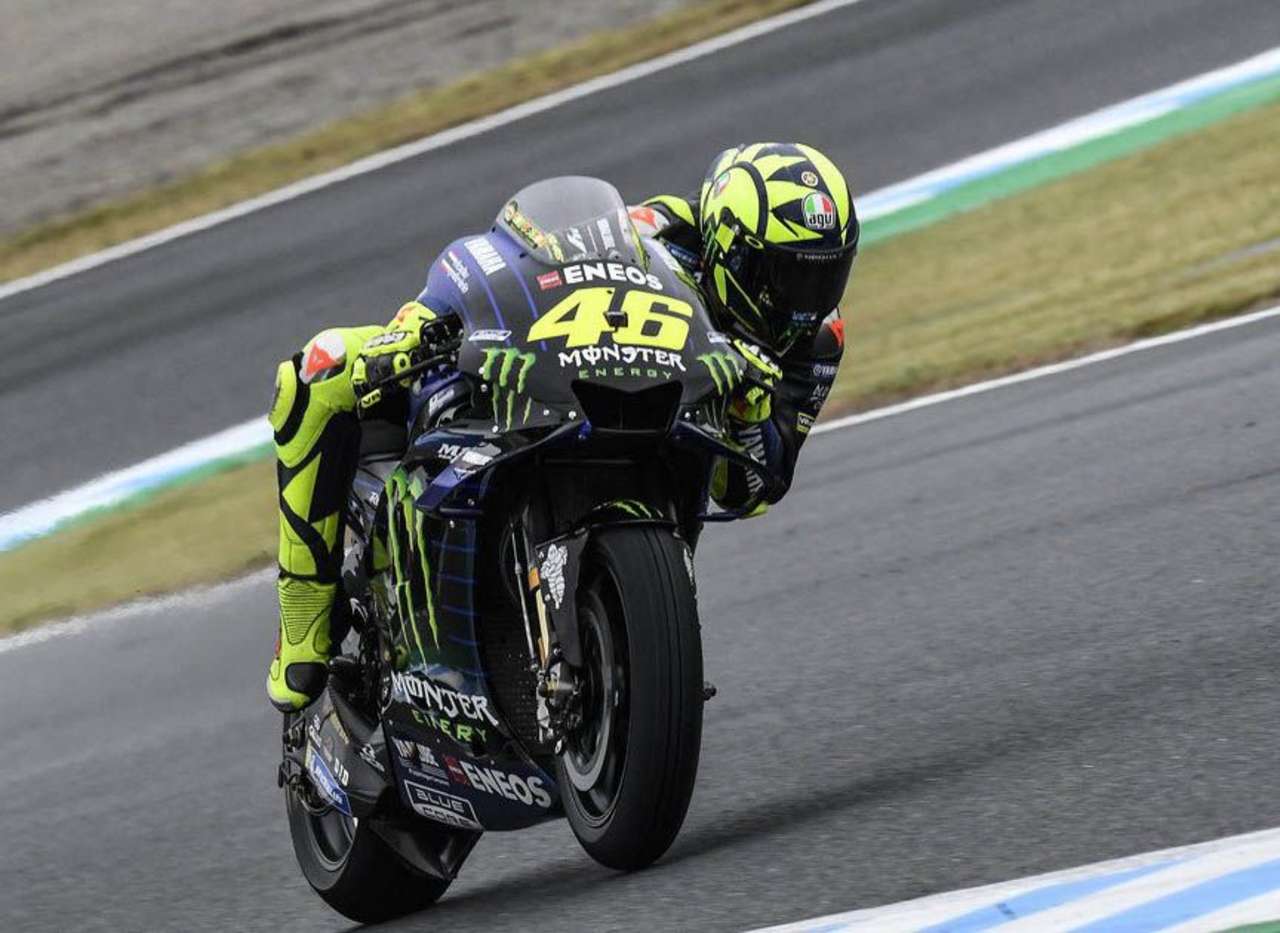 Vale mit dem AGV Pista GP RR, Farbversion Soleluna, in Japan 2019. Foto: Yamaha