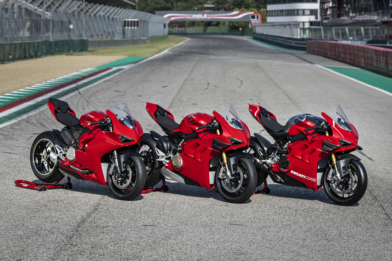 Ducatis Supersport-Familie des Jahrgangs 2020: Panigale V2, Panigale V4 und Panigale V4R (von links).