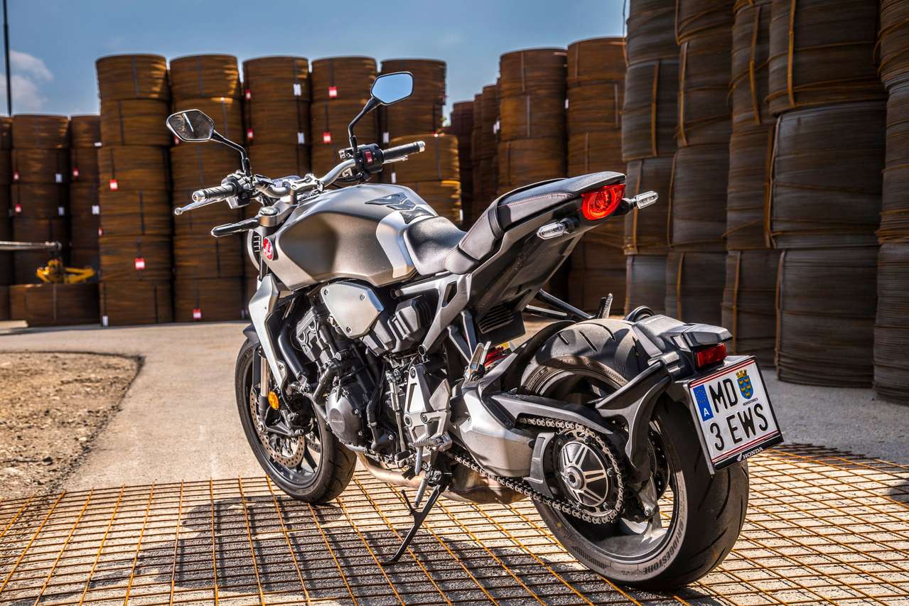 Neo-Sports-Café: CB1000R