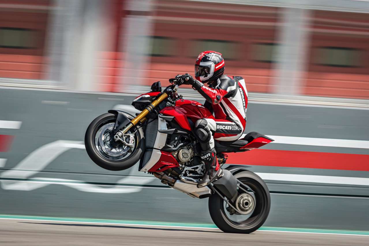Bis zu rund 100 Euro mehr Steuer aufgrund exorbitanter CO2-Werte: Ducati Streetfighter V4.