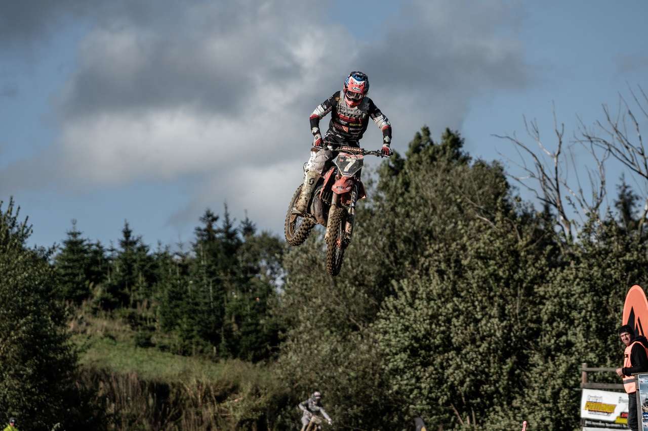 ...oder in der Luft - Florian macht auf seiner KTM immer gute Figur.